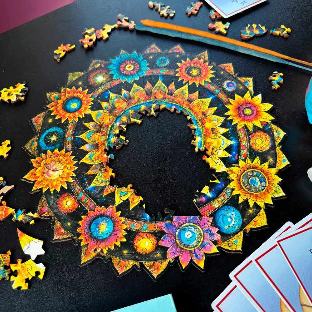 mandala celestial com peças ao redor e o meio faltando encaixes